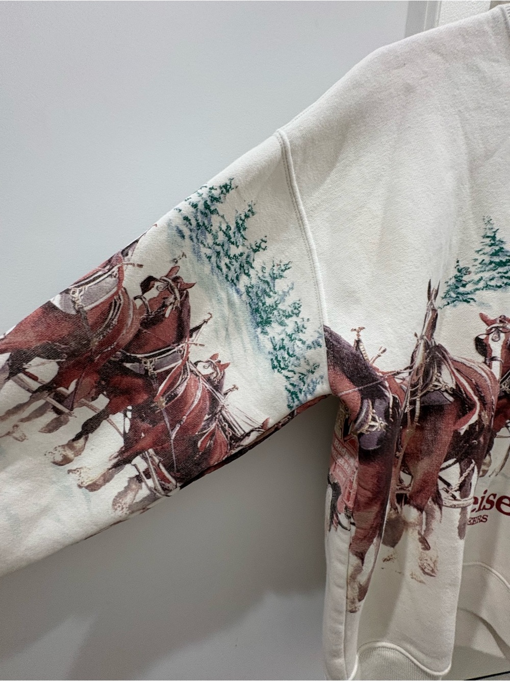 Abercrombie & Fitch Cream Graphic Crewneck with Horse Carriage Print - Picture 4 of 7